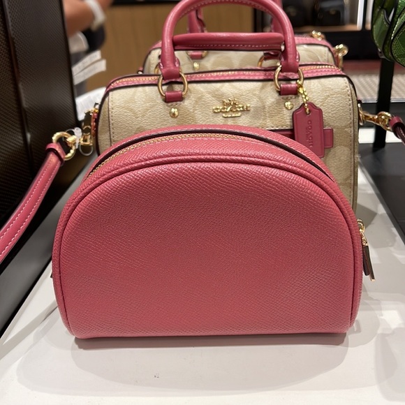 Coach Dome Cosmetic Case
Gold Rouge - Picture 12 of 16